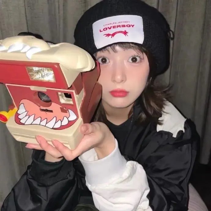 小姐嬉春