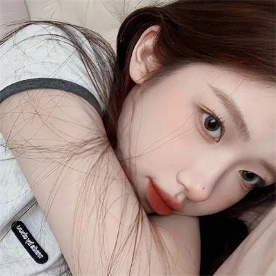 劳拉·马尔斯的眼睛